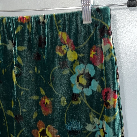 Ann Taylor LOFT size 4 floral print velvet mini skirt zips in back lined fall - Picture 3 of 12